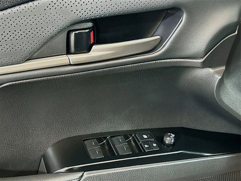 Used 2025 Toyota Camry XSE w/ Premium Package image 15