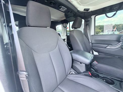 Used 2017 Jeep Wrangler Unlimited Sport AWD/4WD image 24