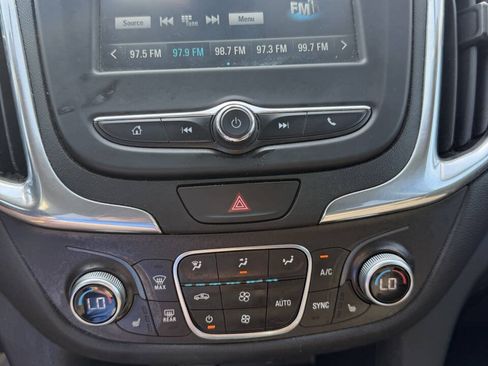 Used 2018 Chevrolet Equinox LT FWD image 31