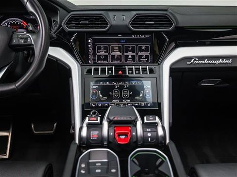 Used 2021 Lamborghini Urus image 34
