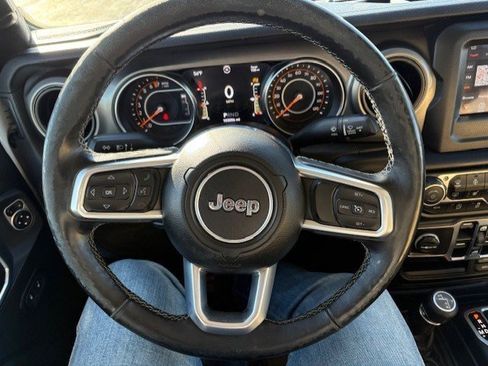 Used 2020 Jeep Gladiator Sport w/ Quick Order Package 24S image 11