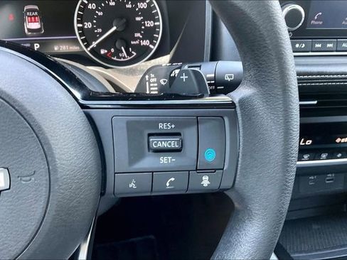 Used 2023 Nissan Rogue SV FWD image 17