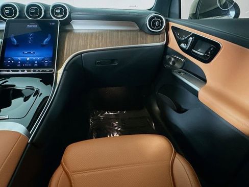 Certified 2023 Mercedes-Benz GLC 300 image 24