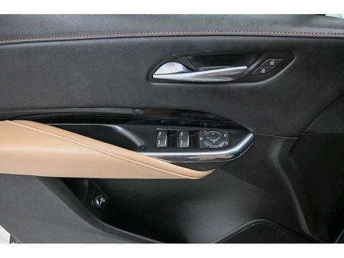 Certified 2024 Cadillac XT4 Luxury w/ Cold Weather Package image 8