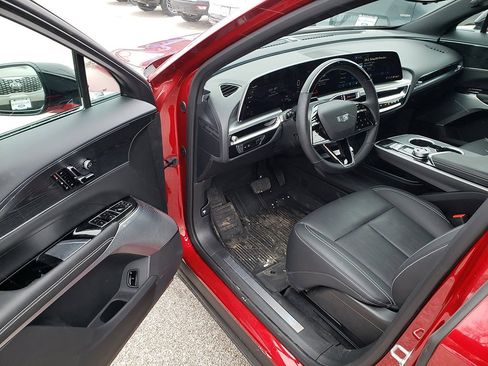 Used 2024 Cadillac Lyriq Luxury w/ LPO, Floor Liner Package image 9