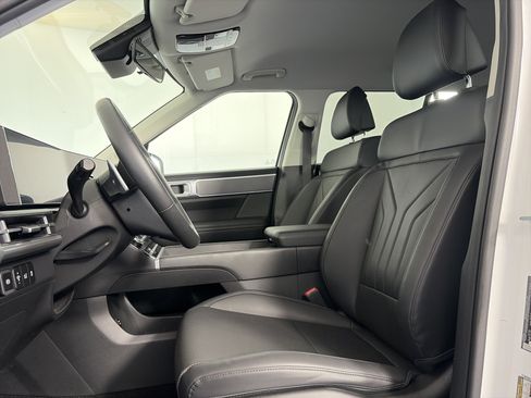Certified 2025 Hyundai Santa Fe SEL AWD/4WD image 6