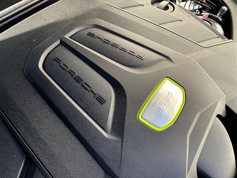 Certified 2023 Porsche Cayenne image 33