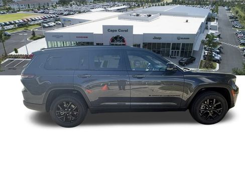 Certified 2025 Jeep Grand Cherokee L Altitude image 4