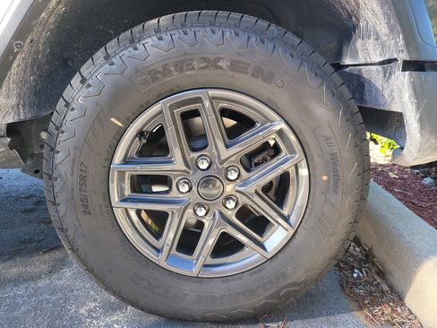 Used 2020 Jeep Wrangler Sport image 7