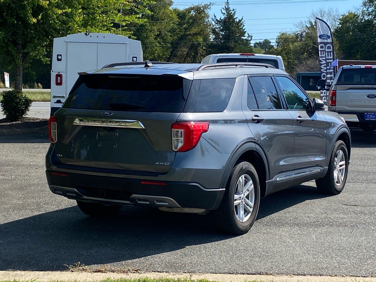 Used 2024 Ford Explorer XLT w/ Equipment Group 202A AWD/4WD image 3