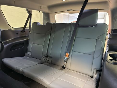 Used 2019 Chevrolet Suburban LT w/ LT Signature Package AWD/4WD image 29