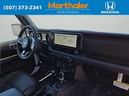 Used 2024 Jeep Wrangler Unlimited Sahara w/ Technology Group AWD/4WD image 21