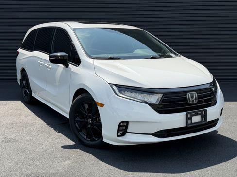 Used 2023 Honda Odyssey Sport image 7