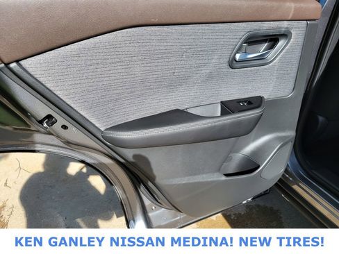 Used 2023 Nissan Rogue SV AWD/4WD image 41