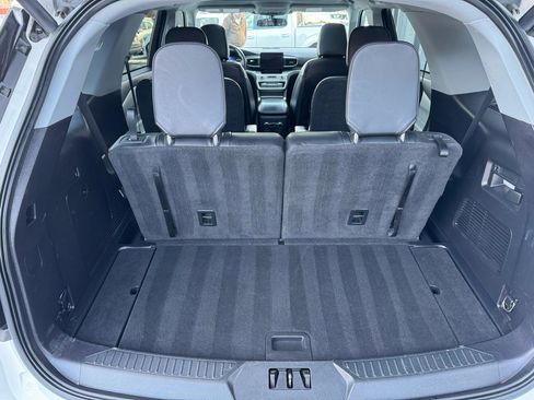 Used 2022 Ford Explorer XLT w/ Equipment Group 202A image 16