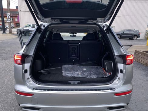 Used 2022 Mitsubishi Outlander SE image 18