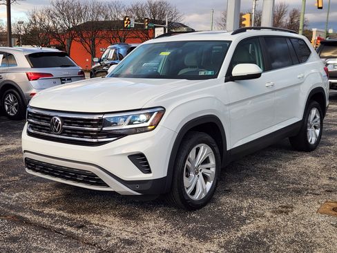 Certified 2023 Volkswagen Atlas SE w/ Panoramic Sunroof Package image 2