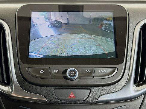 Used 2018 Chevrolet Equinox LT w/ Sun & Infotainment Package AWD/4WD image 16