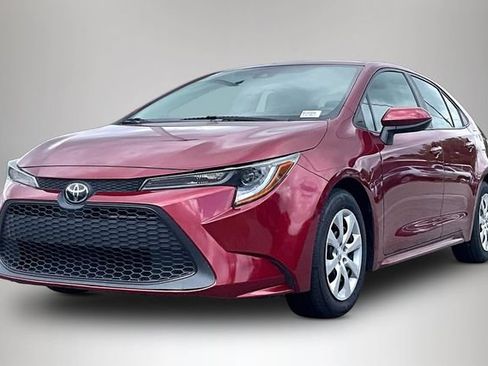 Used 2022 Toyota Corolla LE FWD image 2