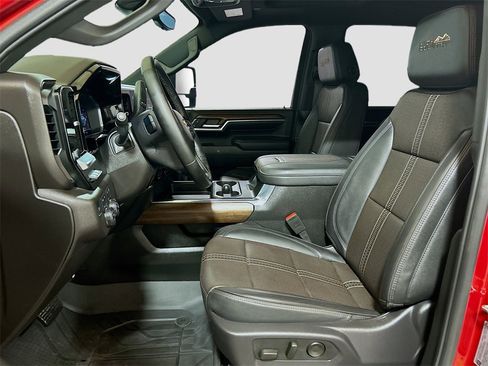 Used 2024 Chevrolet Silverado 2500 High Country w/ Technology Package image 18