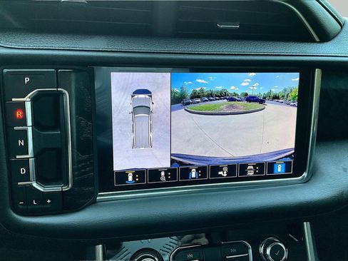 Used 2021 GMC Yukon Denali w/ Denali Premium Package AWD/4WD image 14