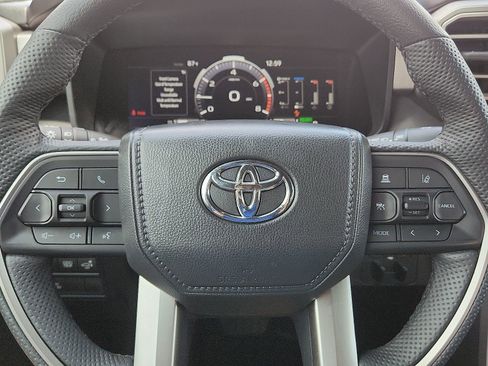Used 2025 Toyota Tundra Limited AWD/4WD image 24