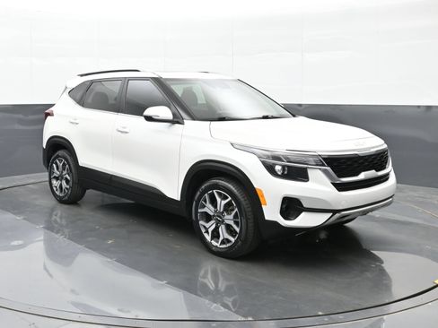 Used 2022 Kia Seltos EX AWD/4WD image 6