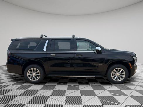 New 2026 Chevrolet Suburban Premier w/ Sun And Tow Package AWD/4WD image 6