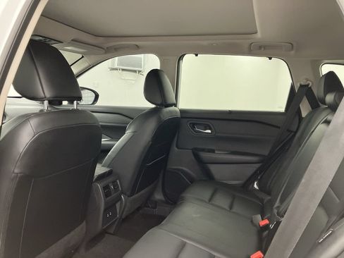 Used 2024 Nissan Rogue SV w/ SV Premium Package FWD image 12