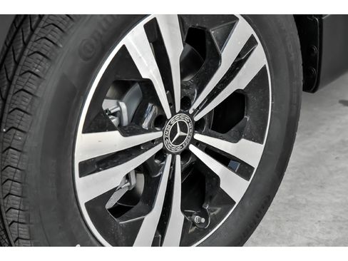 Certified 2025 Mercedes-Benz GLB 250 4MATIC image 6