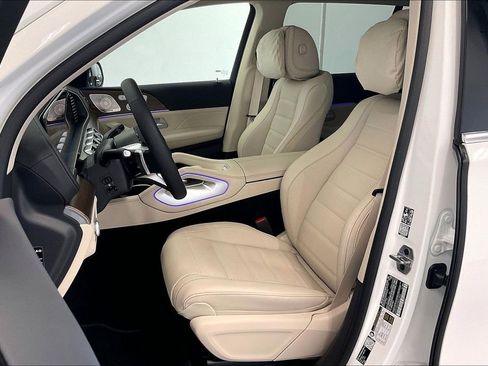 New 2026 Mercedes-Benz GLS 450 4MATIC image 9