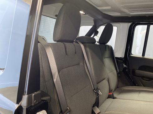 Certified 2025 Jeep Wrangler Sahara image 36