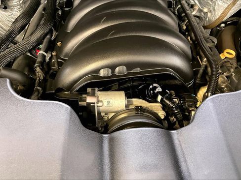 Used 2016 Chevrolet Silverado 1500 High Country w/ High Country Premium Package image 32