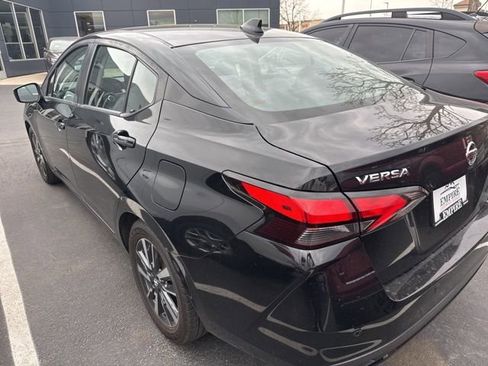 Used 2021 Nissan Versa SV image 3
