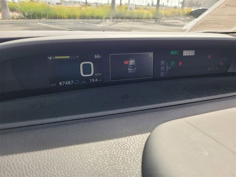 Used 2018 Toyota Prius Four Touring w/ Appearance Package image 24