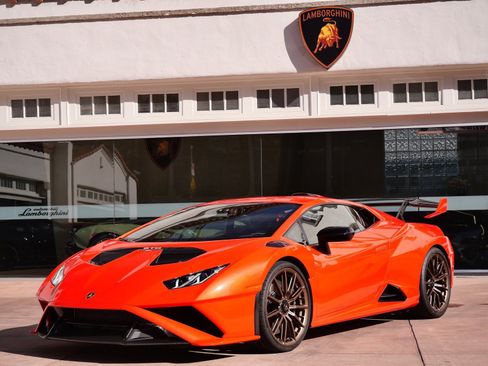 Used 2022 Lamborghini Huracan STO image 21