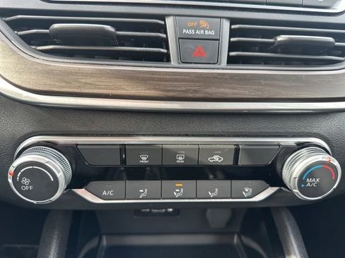 Used 2024 Nissan Altima 2.5 SV image 19