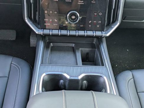 Used 2026 GMC Acadia Elevation w/ Elevation Premium Package FWD image 20