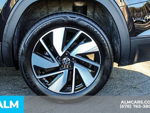 Used 2024 Volkswagen Atlas SE image 16