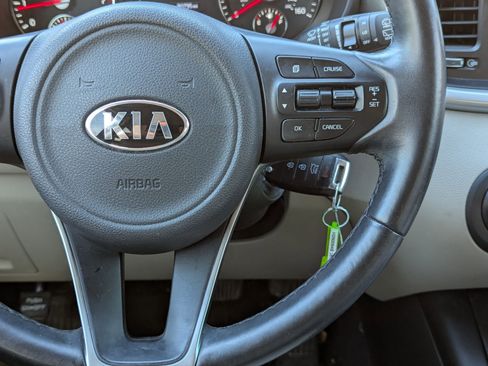 Used 2016 Kia Sorento LX w/ LX Convenience Package image 20