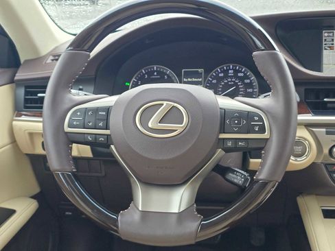 Used 2018 Lexus ES 350 w/ Navigation System Package FWD image 19