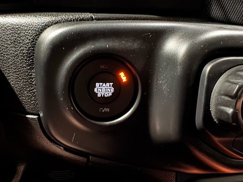 Used 2020 Jeep Wrangler Unlimited Sahara w/ Dual Top Group AWD/4WD image 40