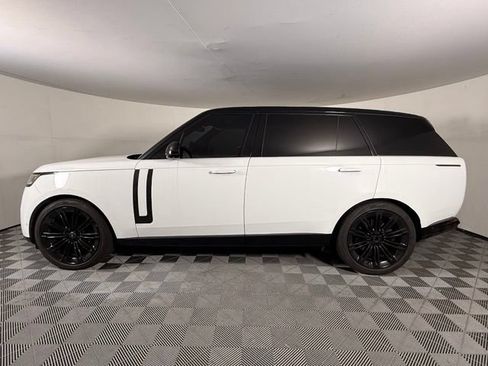 Used 2023 Land Rover Range Rover Long Wheelbase SE AWD/4WD image 3