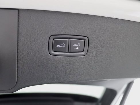 Used 2023 Porsche Cayenne Platinum Edition image 38