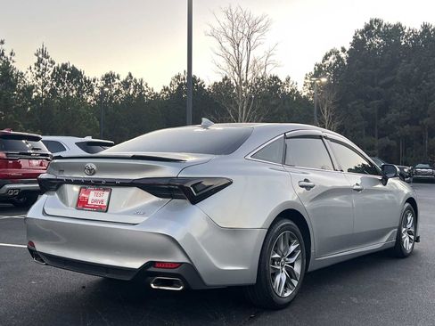 Used 2022 Toyota Avalon XLE image 3