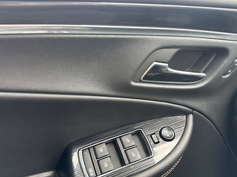 Used 2016 Chevrolet Impala LT w/ Convenience Package image 18