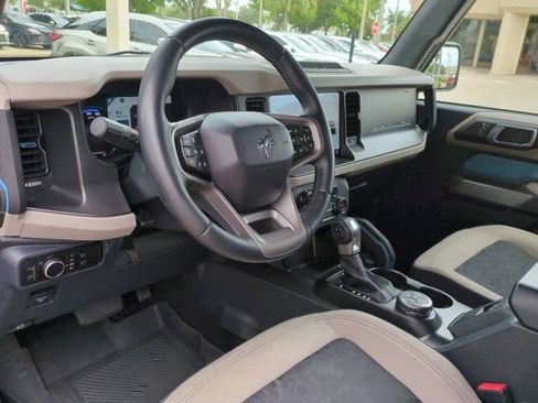 Used 2023 Ford Bronco Wildtrak AWD/4WD image 14