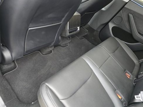 Used 2026 Tesla Model Y Long Range image 37