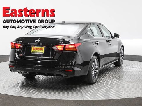 Used 2024 Nissan Altima 2.5 SV image 5