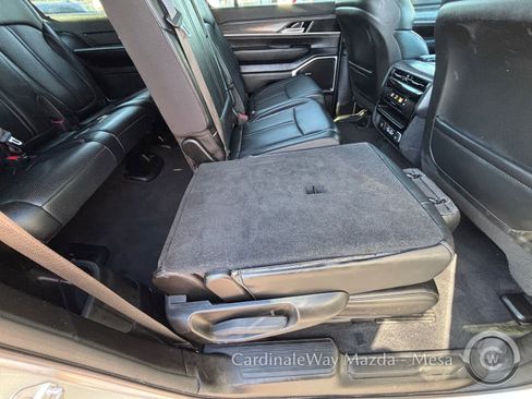 Used 2023 Jeep Wagoneer L Series II image 14